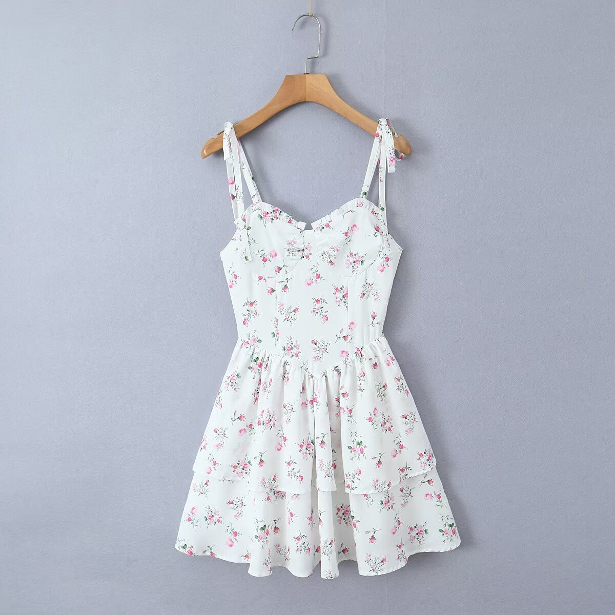 White Floral Strap Dress for Women Summer Sexy Sexy Pure Waist Tight Figure Flattering Puffy Dress