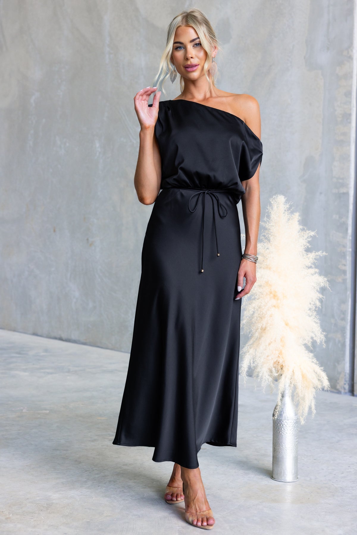 Summer Cocktail Sloping Shoulder off the Shoulder Sexy Solid Color Tied Dress