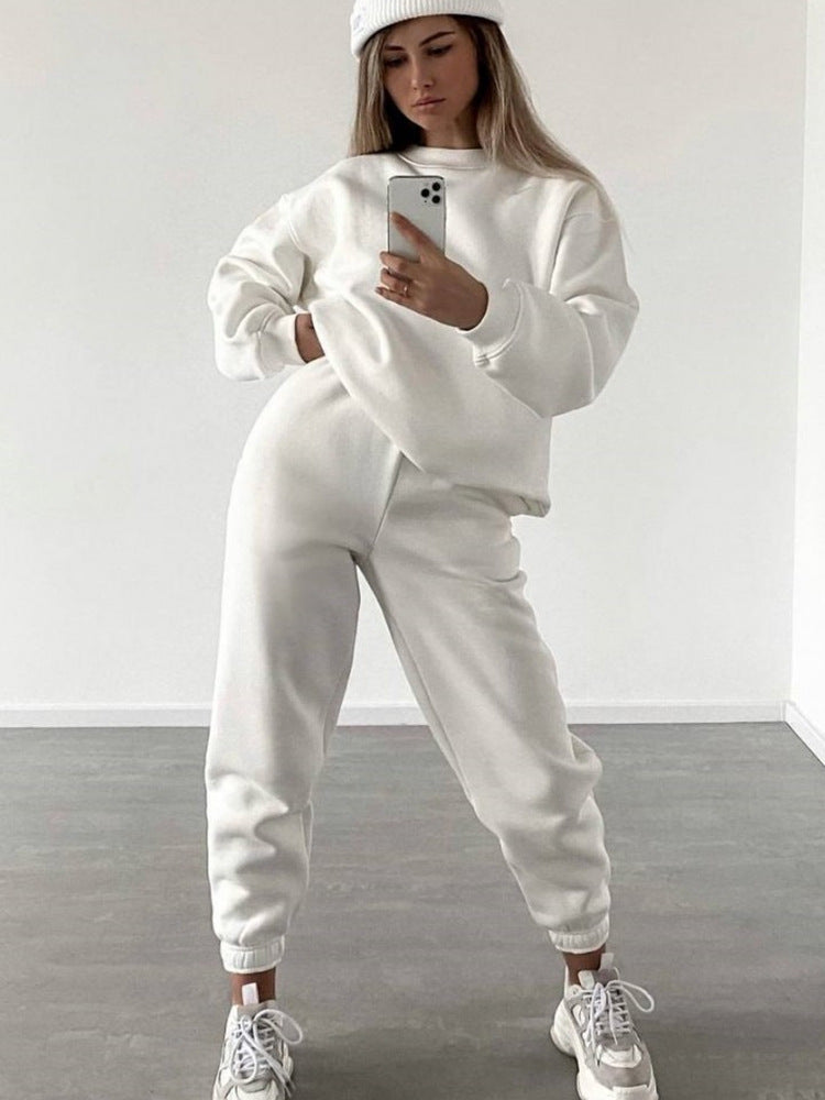 Women's Crewneck Sweatshirt & Jogger Pants Two-Piece Set – Loose Fit