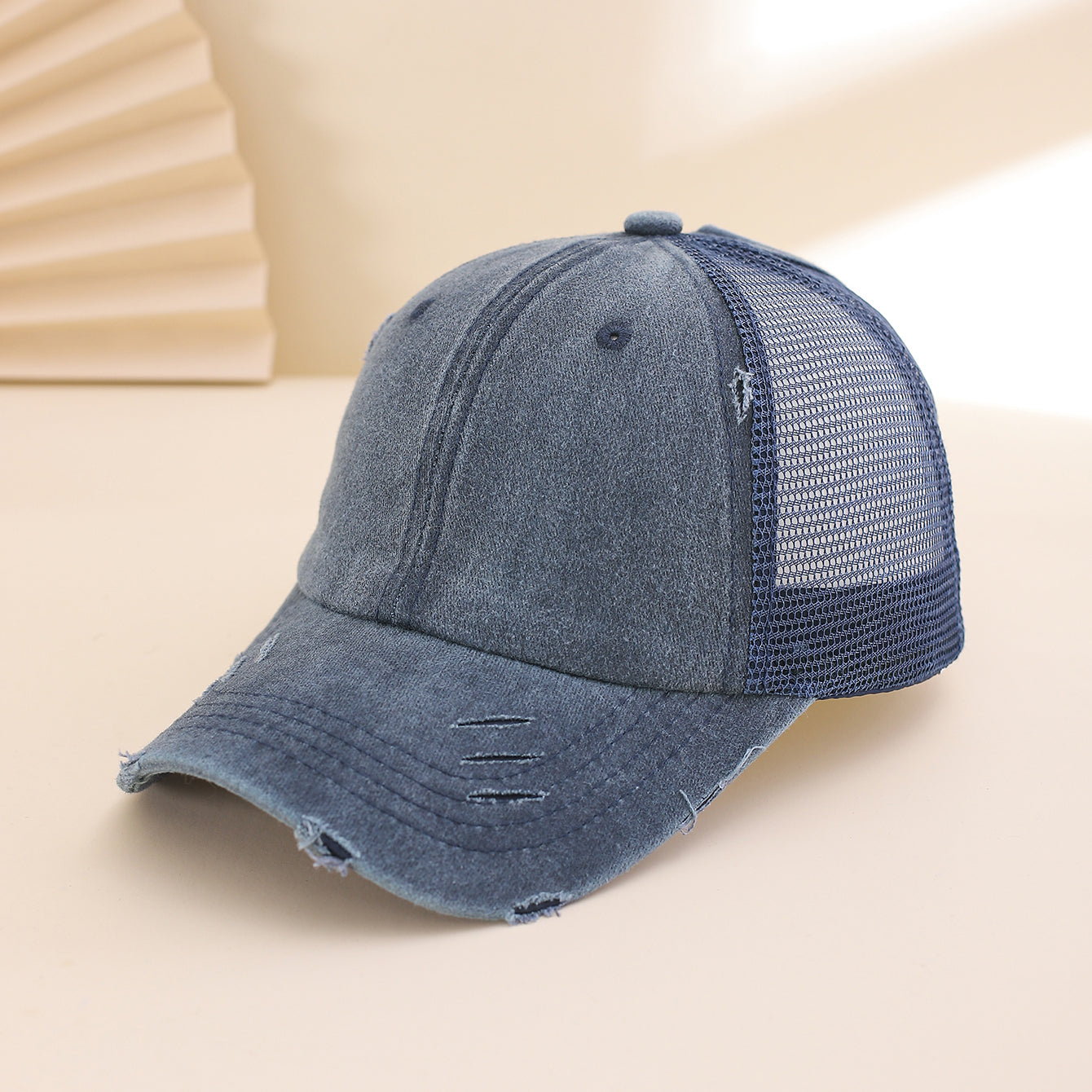 Distressed Washed Mesh Baseball Cap – Frayed Unisex Hat for Outdoor & Daily Wear