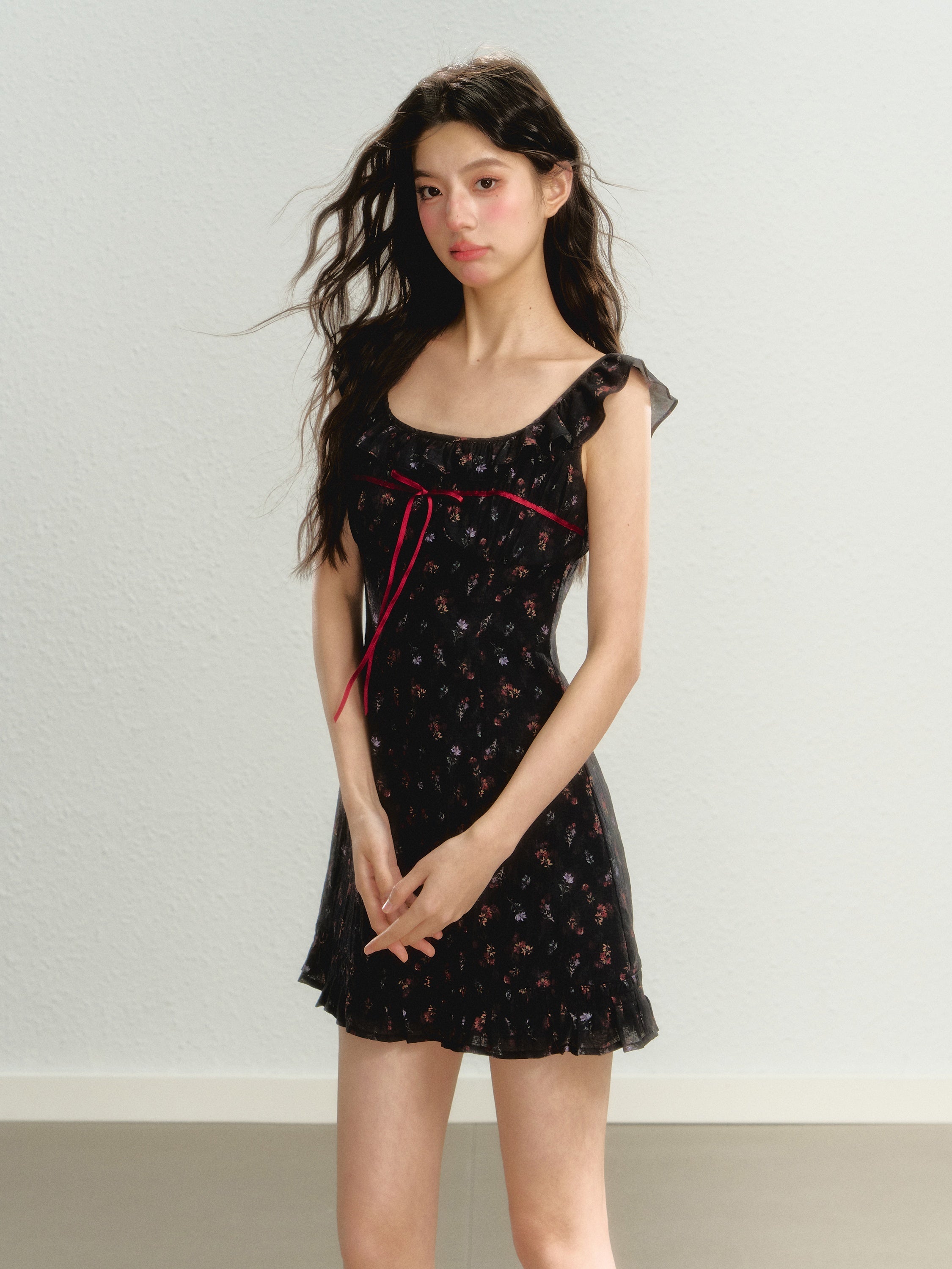 Women’s Sleeveless Floral Suspender Skirt